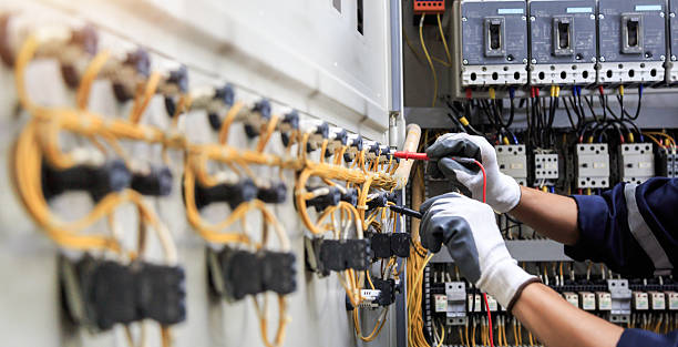 Professional Electrician technician working in Calhoun, GA
